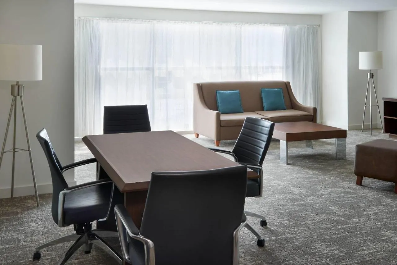 Toronto Marriott City Centre Hotel 4*,