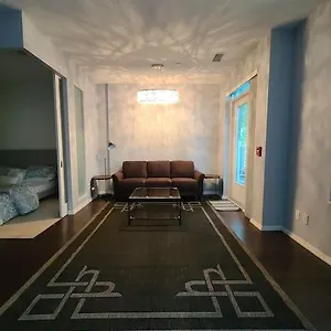 https://luxury-lakefront-condofree-parkingpoolgympatio.hotelstorontoontario.org