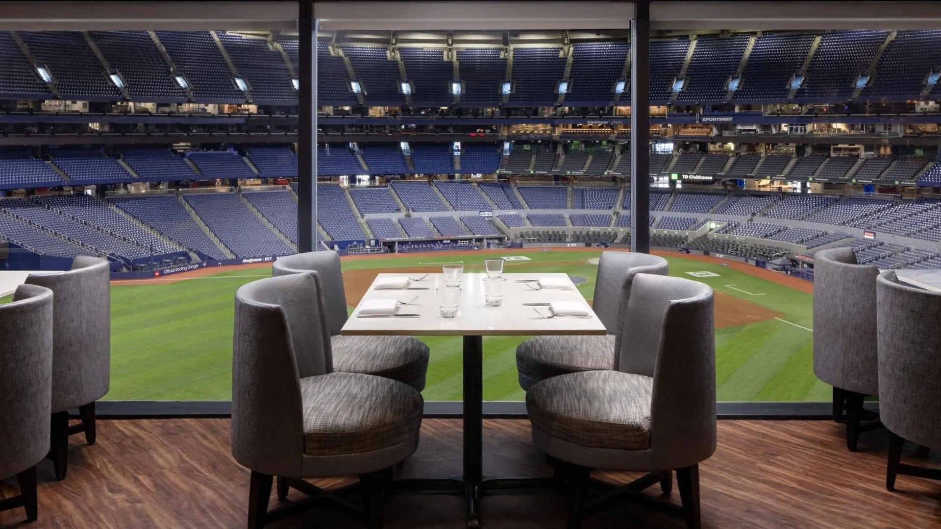 Toronto Marriott City Centre Hotel 4*,  Canada