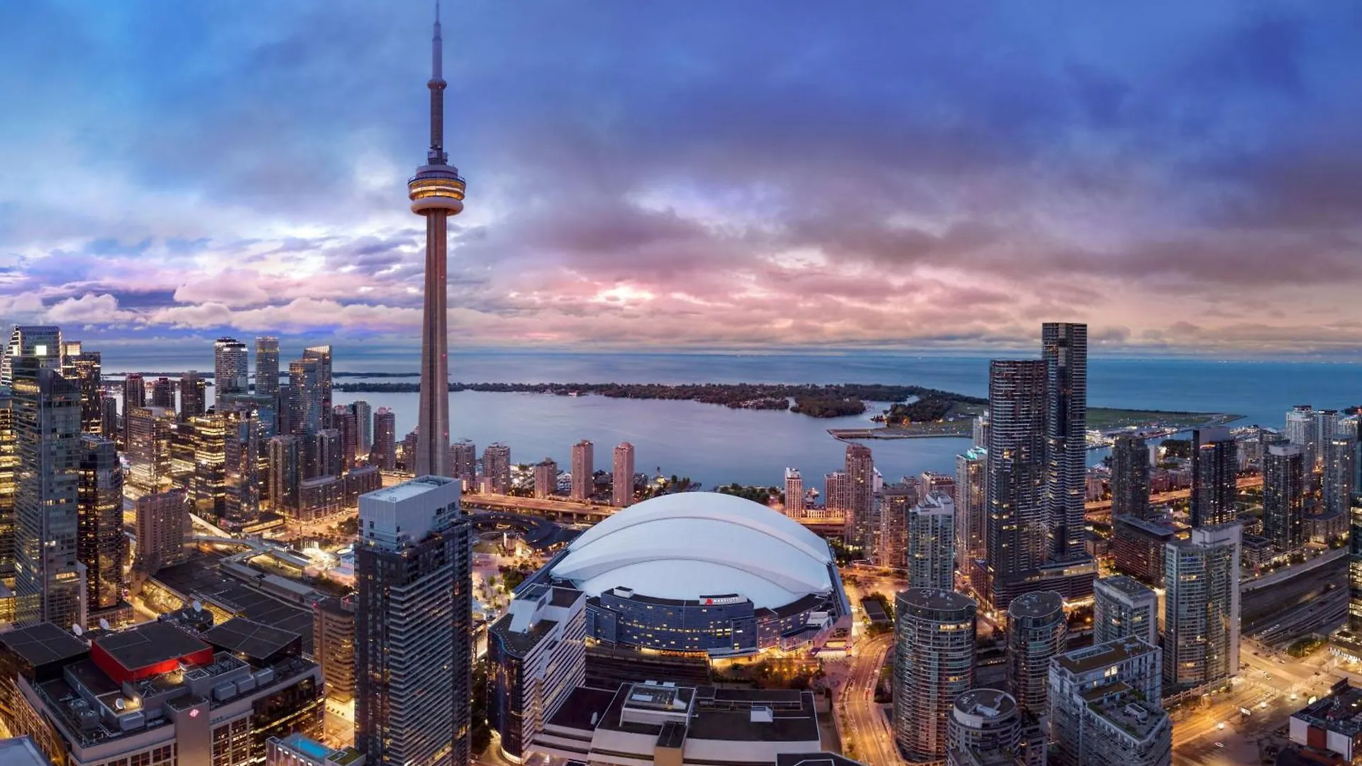 Toronto Marriott City Centre Hotel 4*,